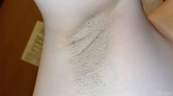 脇の剃り残しがリアルすぎて興奮